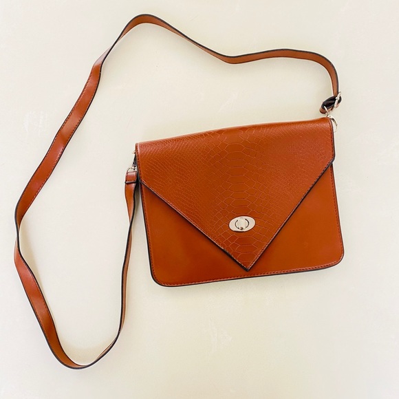 Francesca's Collections Handbags - Francescas Brown Leather Alligator Print Crossbody